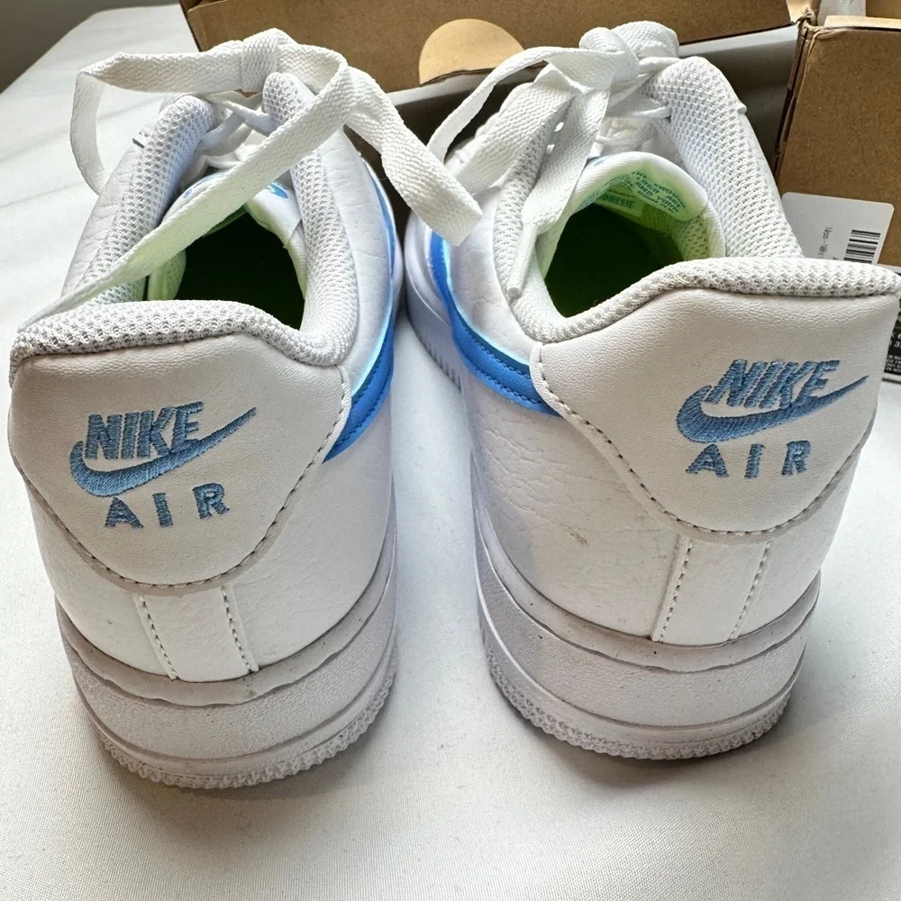 Nike Women's Air Force 1 '07 Shoe Size 8 w/Blue Swish - NEW